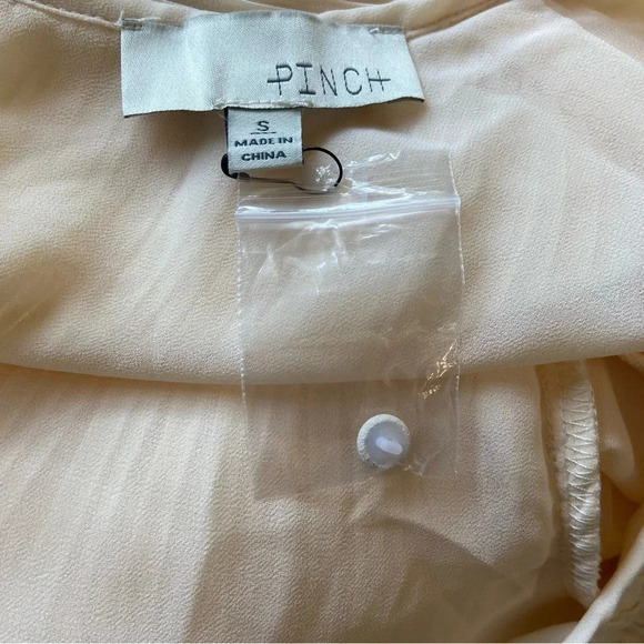 New! Pinch Pleated Cropped Top Size Small - Picture 8 of 8